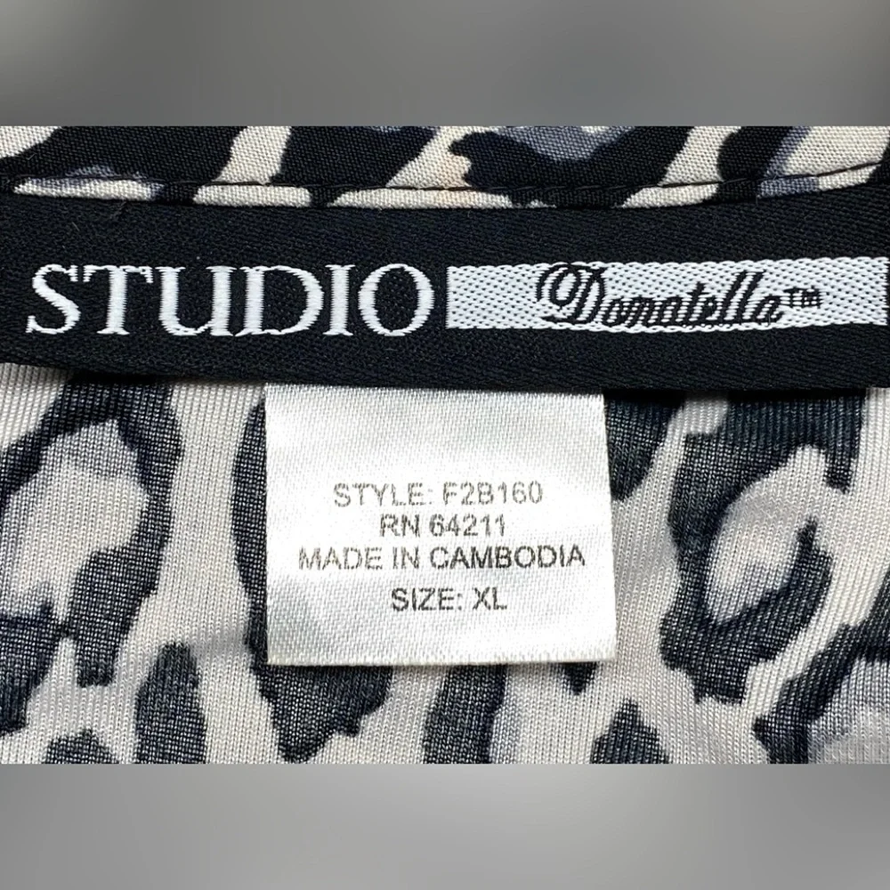 EUC Studio Donatella Animal Print Dress Cover-Up, XL - Picture 2 of 5